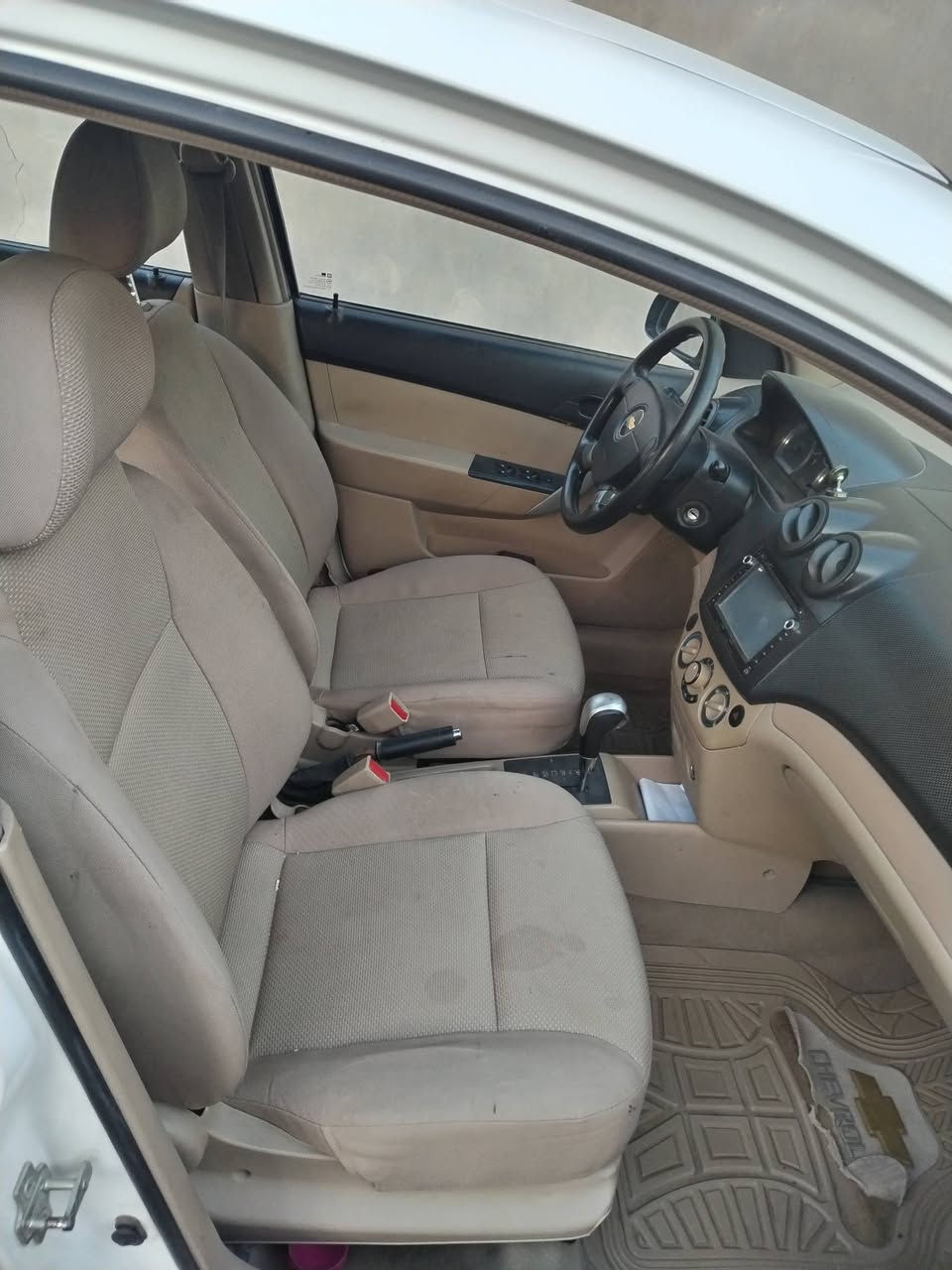 سيارة Chevrolet Aveo أفيو للبيع
موديل2011 خليجي / الشركة العامة

✅ محرك ومكينة مفتوح مو مسكر 
✅صدر جديد اصلي GM
✅ تخم تايرات جديد
✅ فيت بم جديد + واحد احتياط بالصندوق بالباكيت 
✅ تبريد شغال ممتاز 
✅ دكم وجامات كهرباء
✅ ماسحات أصلية
✅ سستم سماعات + شاشة بلوتوث
✅ سيارة مرتبة واستعمال يومي
✅ اقتصادية بالبنزين
✅ فحص كامل ما تحتاج شي
📍الموقع: بابل رقمها بغداد بأسمي 
📞 للاستفسار والمراسلة:[*********** ]

💰 السعر: 72 ورقة وبيها مجال للطيبين

