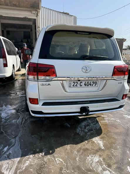 لاندكروز2017  ساز محرك 8 سلندر فول مواصفات رقم اربيل السنويه توه مجددها قبل اسبوع ماشيه 193الف السياره مكفولة من الظربه والتبديل بس بيها صبغ رش قطعين بدون معجون الجاملغ والباب الخلفي اثر طخه توحيد لون والبنيد بيه شبر صبغ اثر طخة بسيطة  والمكينه والكير مكفولات من الفتح والخلل حداده جديده السيارة جاهزه من كلشي  السعر 475$ وبيها محال للطيبين للاستفسار ***********
