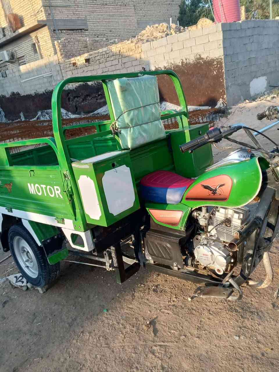 السلام عليكم شباب عندي
ستوته للبيع موديل 23 اوراق  

باسمي مكاني كربلاء الحر 

 السعر 2300 وبيها مجال 

هاذا رقمي  ***********
