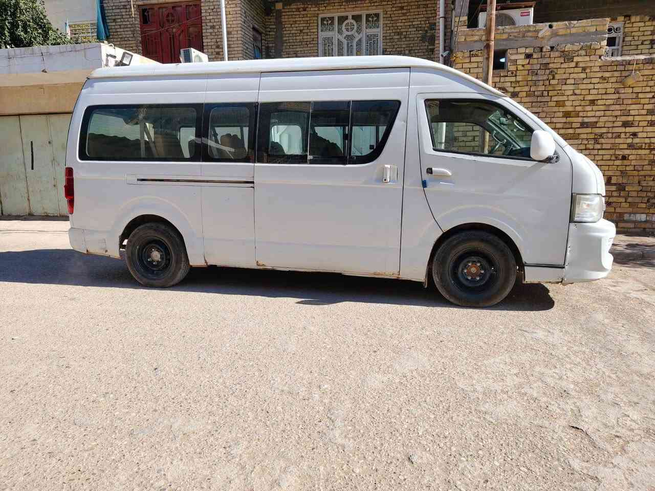 السلام عليكم سياره جنبي2014 لبيع رقم بصره محرك جمره واكسن ياباني  سنويه ماصاقطه السعر 117وبيه مجال مراوس H1فقط مكان السياره بالعمارة الاتصال *********** غير متواجد ع الفيس
