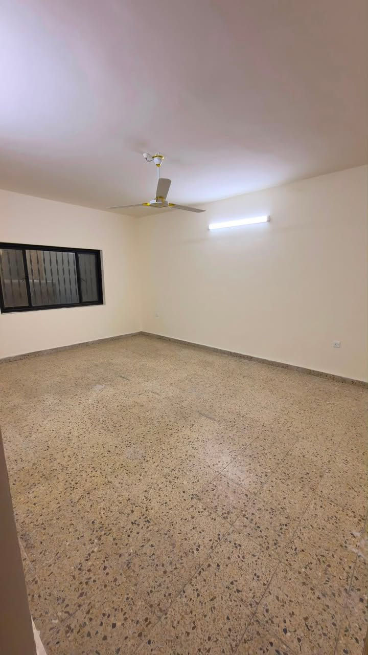 � للإيجار في السيدية
مشتمل طابق أول معزول بمساحة 300م²، مناسب للعوائل وفي موقع هادئ.

🔹 يتكون من:

* غرفتي نوم
* صالة
* مطبخ
* خدمات صحية

💰 الإيجار: 750,000 دينار عراقي
✅ يوجد مجال بسيط للتفاوض

📞 للاستفسار: ***********

🏢 مكتب حلم عقاري
يتوفر لدينا العديد من عروض البيع والإيجار في السيدية والمناطق المجاورة
