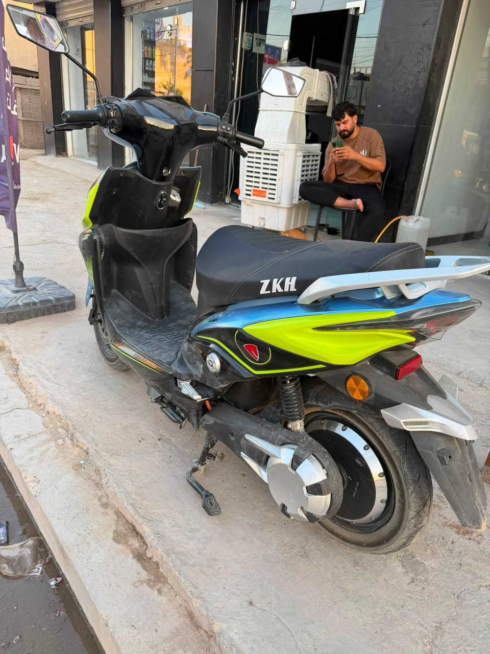 السلام عليكم
دراجه شحن Lima flash SPORT 2025

3 نمر +R 

2 بصمه /2 سويج 

نضافه 95/100

الدراجه مناقصهه شي كامله مكمله

 السعر 750 وبيهه مجال بسيط

العنوان بغداد العبيدي 

***********

