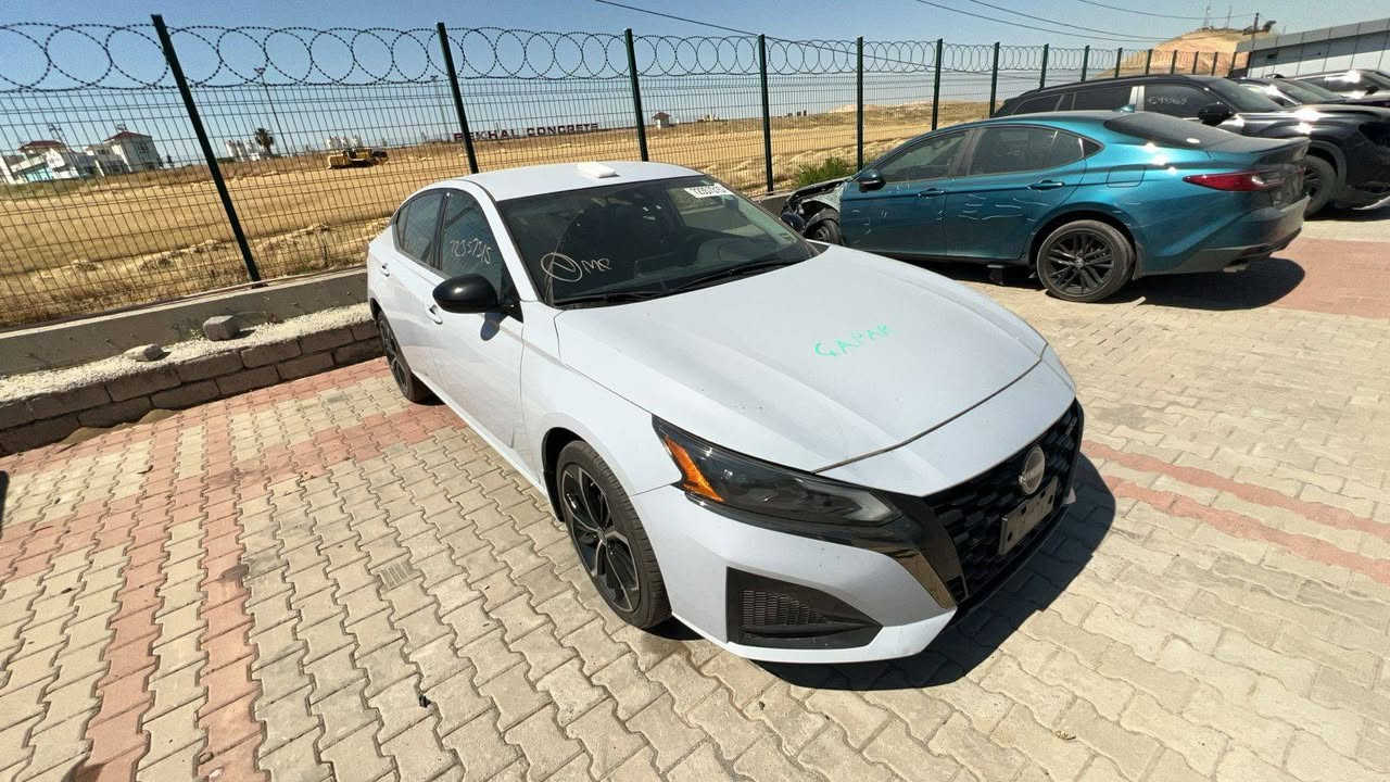 Nissan Altama
موديل 2024
لون اسموك ماشيه 40 الف ميل 
تحكم ستيرن 
شفتات ستيرن
تثبيت سرعه 
بصمة تشغيل 
بصمة ابواب+صندوق 
كشن كهرباء 
رادار 360 درجة 
حجر بلادي 
تبريد ثلج 
تايرات جديد 
ويل SR
تشغيل عن بعد 

السياره حادثها مبين بلصور دخول جديد اليوم وصلت ديالى

السعر 145 وبيها مجال شي قليل حك جيه

الاستفسار ***********
