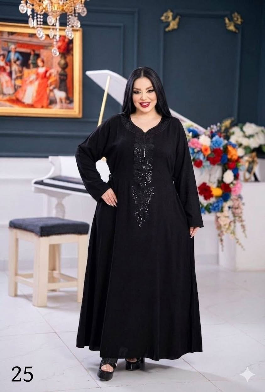 #موديلات_محرم 🖤🖤🖤🖤
 خامة كشمير اسود سادة موديل برنسيسة شرايط بالخصر. سواد فاحم 
شغل تطريز مع ستراس لامع ✨

قماش ناعم، خامة مكفولة ✅

📏 2Xl. 3XL. 4XL. 5XL
💰 سعر الدرزن 90 الف 

متوفر أكثر من 50نقشه
🚚 التوصيل متوفر لجميع محافظات العراق


**إذا كنت صاحب هذا الإعلان وتريد حذفه لأي سبب، رجاءا أرسل رسالة إلى الدعم الفني**