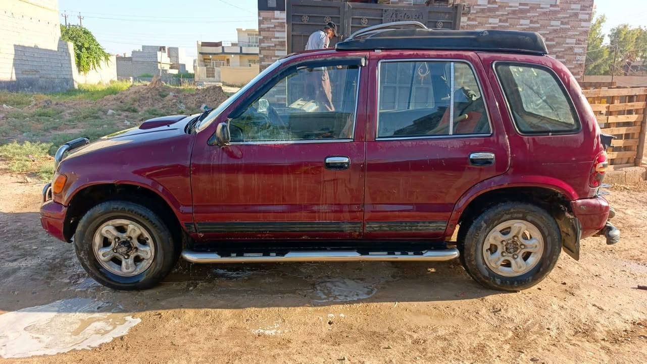 للبيع كيا سبورتج رقم ديالى كير مكينه اوتوماتيك موديل 95جاهزة كير محرك مكفول بلادي مالتهه سنوية بأسمي  رقم الجديد انكليزي   المكان ديالى السعر ٤٠ وبيهه مجال *********** ملاحضه اني امكلف بالنشر التصال على صاحب السياره
