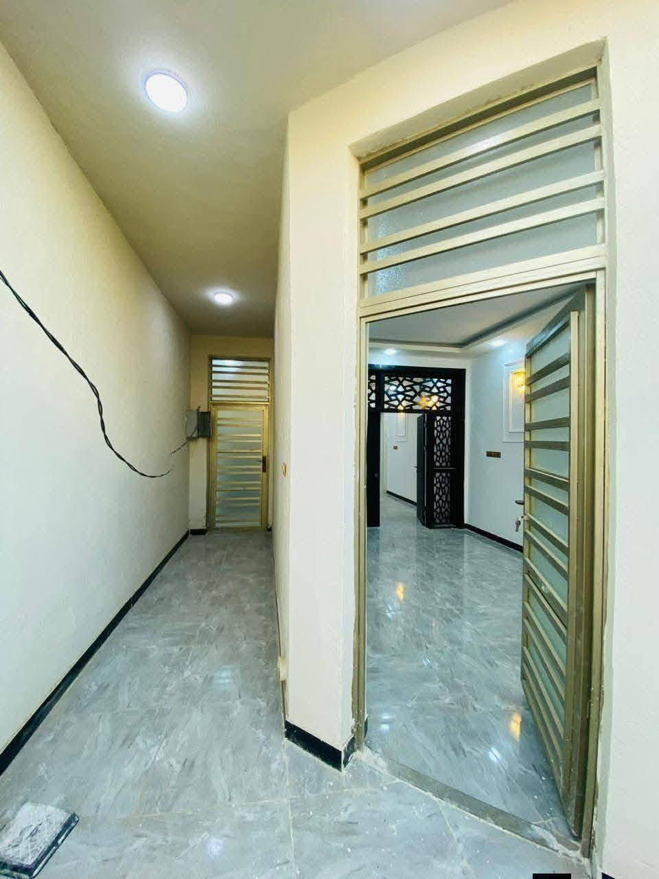🏡دار للبيع
المساحة: 100 متر مربع
✅ #طابو_زراعي_سند_25_أقرار_محكمه
السعر: 39 مليون  (مع المجال)
الموقع: النجف شارع الصب عمود 282 

مواصفات البناء:
غرفة نوم وصاله ومطبخ واستقبال حمامات داخليه وخارجيه وكراج 
بناء مرتب (أساس + سقف كونكريت + طابوك)
أرضية بورسلين أبو الـ 60

الخدمات:#بعد_عن_سوق_100م
ماء كهرباء مدارس سوق تبليط مولد

للاستفسار والاتصال
*********** او واتساب
