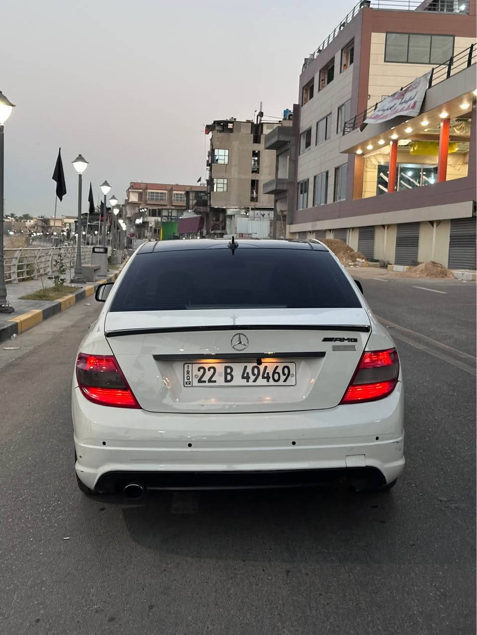 � للبيع مرسيدس C200 موديل 2008 🚘

* 🔹 اللون: أبيض
* 🔹 وارد خليجي
* 🔹 الرقم: أربيل
* 🔹 محرك 4 سلندر سوبرتشارجر
* 🔹 ناقل حركة أوتوماتيك
* 🔹 ماشية 360 ألف كم
* 🔹 السيارة نظيفة ومحافظ عليها، مكينة وكير بحالة جيدة، قيادة مريحة وثبات ممتاز، تبريد بارد ثلج غرفه نضيفه .
* 🔹 جاهزة للفحص وما تحتاج إلا نصيبها.
* 🔹السياره بانوراما مري شفط فول مواصفات 

💰 السعر المطلوب: 110 (قابل للتفاوض للجادين).

📞 للاستفسار أو المعاينة، التواصل على الخاص أو الاتصال.
***********

مرسيدس تجمع بين الفخامة والأداء، وسيارة تستحق المعاينة بغداد, العراق
