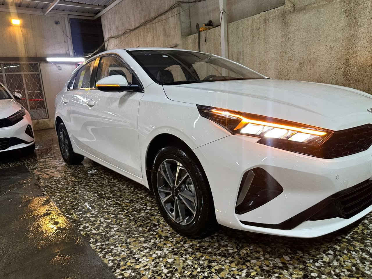 🔥 عروض رمضان الخاصة 🔥
لفترة محدودة وبكمية محدودة

🚗 كيا K3 موديل 2025  
✨ زيرو صفر 0️⃣

📄 تحويل عقد وكالة مجاناً
السياره مرقم وجاهز رقم اربيل الدولي الجديد 
للاستفسار ***********
🔧 المواصفات:
• شاشة معلومات  
• كاميرا خلفية  
• بصمة تشغيل  
• تحكم بالستيرن  
• سنسرات خلفية  
• إنارات LED  
• إشارات بالمرايا  
• فتحة سقف  
• داخلية لون أسود  
• مرايا ونوافذ كهرباء
للاستفسار اتصل على الرقم فقط ***********
🚘 سيارة أنيقة واقتصادية بتصميم عصري مميز.
