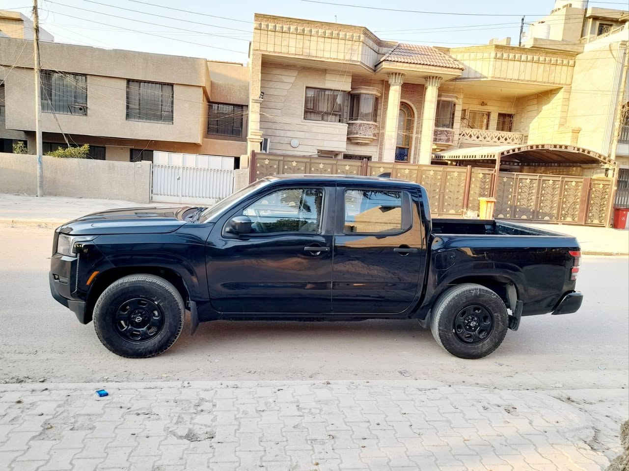 ﷽
السلام عليكم 
نيسان بيكم فر ونتير دبل قماره موديل (2022) وارد أمريكي
محرك ( 6 ) سلندر ( 3800 )
محرك وگير خير من الله 
رقم أربيل 
سنوية بأسمي جديدة
حادثها جاملغ وباب فقط من جهه الأيسرى صبغ فقط باب وجاملغ بدون داخل اريرباكات سليمه 

شاشة كبيرة
تحكم ستيرن جهتين
نقطه عمياء رادار خلفي و أمامي 
وتوقف ذاتي 
كاميرا خلفية
حساس خلفي
وباقي المواصفات معروفه 
مسوي صيانه كاملة للسيارة

ملاحظه ،،!
صور الحادث مرفقه مع الصور السياره 
ومراوس حسب الرغبه ،

العنوان : بغداد 
الهاتف : *********** وات ساب 
            ***********
