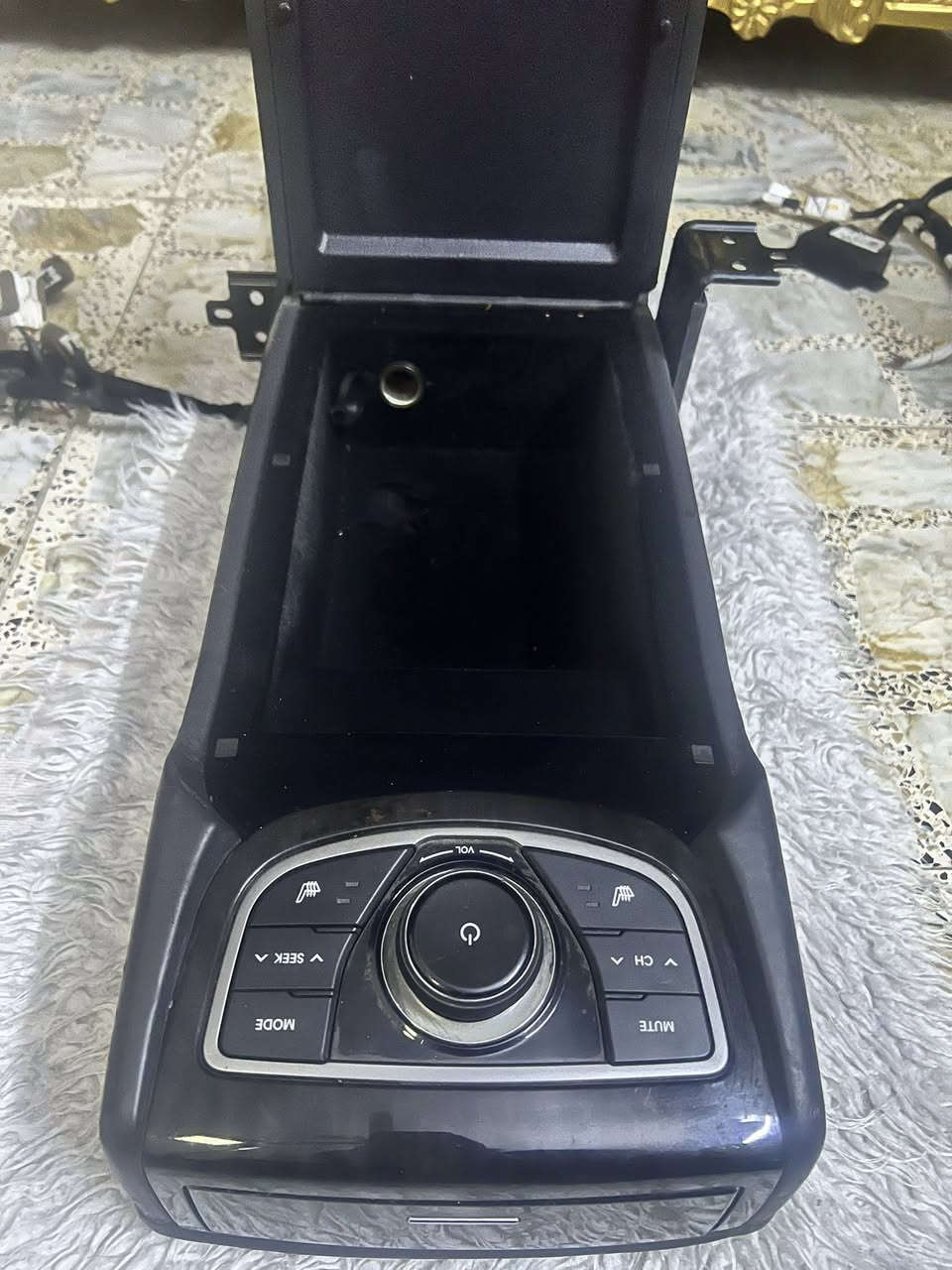 السلام عليكم توفرت 
تحكم خلفي ازيرا من 11 لل 19
چكمجة جانبية
تحكم سايد بريك
سيطرة جام
كاميرا خلفية من 11 لل 19
شاشات G8 من 17 لل19
عنوانا بغداد الحرية
الدولعي مقابل المخازن
للحجز والاستفسار
الاتصال بالرقم ***********
او المراسلة والاتصال واتساب
يوجد توصيل كافة محافظات العراق
