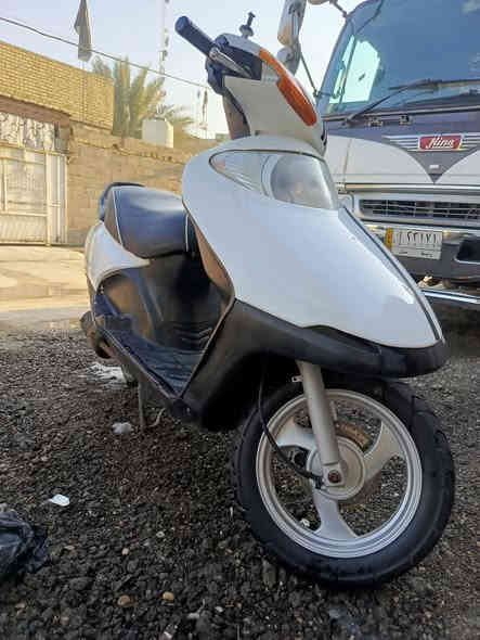 سلام عليكم.
سبيسي ماليزي جاهزه من كلشي. 
مكينه مفتوحه قبل. 10ايام اكسل جديد كابريتر جديده باتري جديد جاهزه الدراجه من كلشي 
مكاني حي الحكيم 
السعر 325 وبيها مجال 
***********
