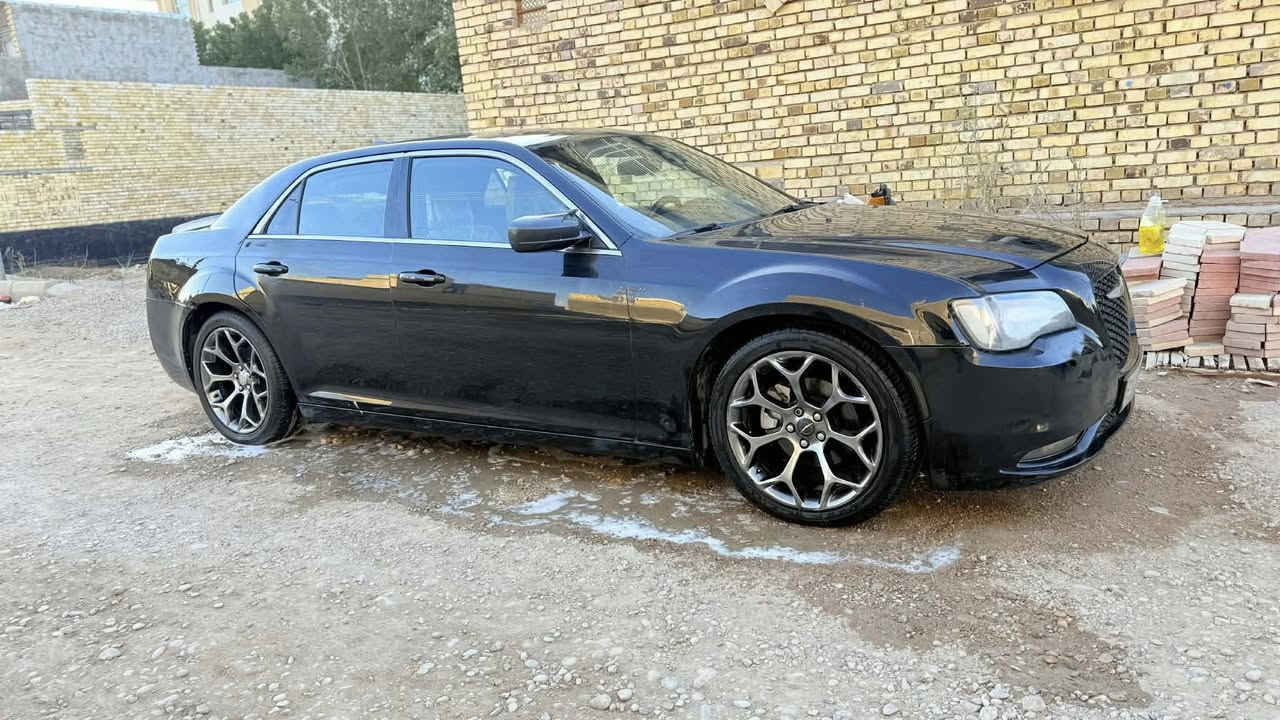 كلايزر ٢٠١٧ 
متؤم شاصي وسنويه اصليه
كصة جنطه شغل باجات
كير ماوس
لايت زنون
بصمة تشغيل 
تشغيل عن بعد + دخول ذكي 
كير + مكينه + حداديه / مكفولات
سياره ماناقصها شي 
المكان ميسان 
السعر ٧٥ بيها مجال قليل 
***********
