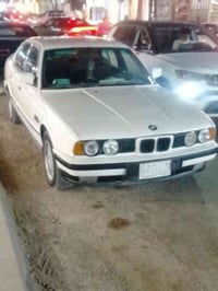 525 موديل 1991رقم بغداد مشروع وطني تحويل مباشر السيارة بيه نقوصات ويرا...