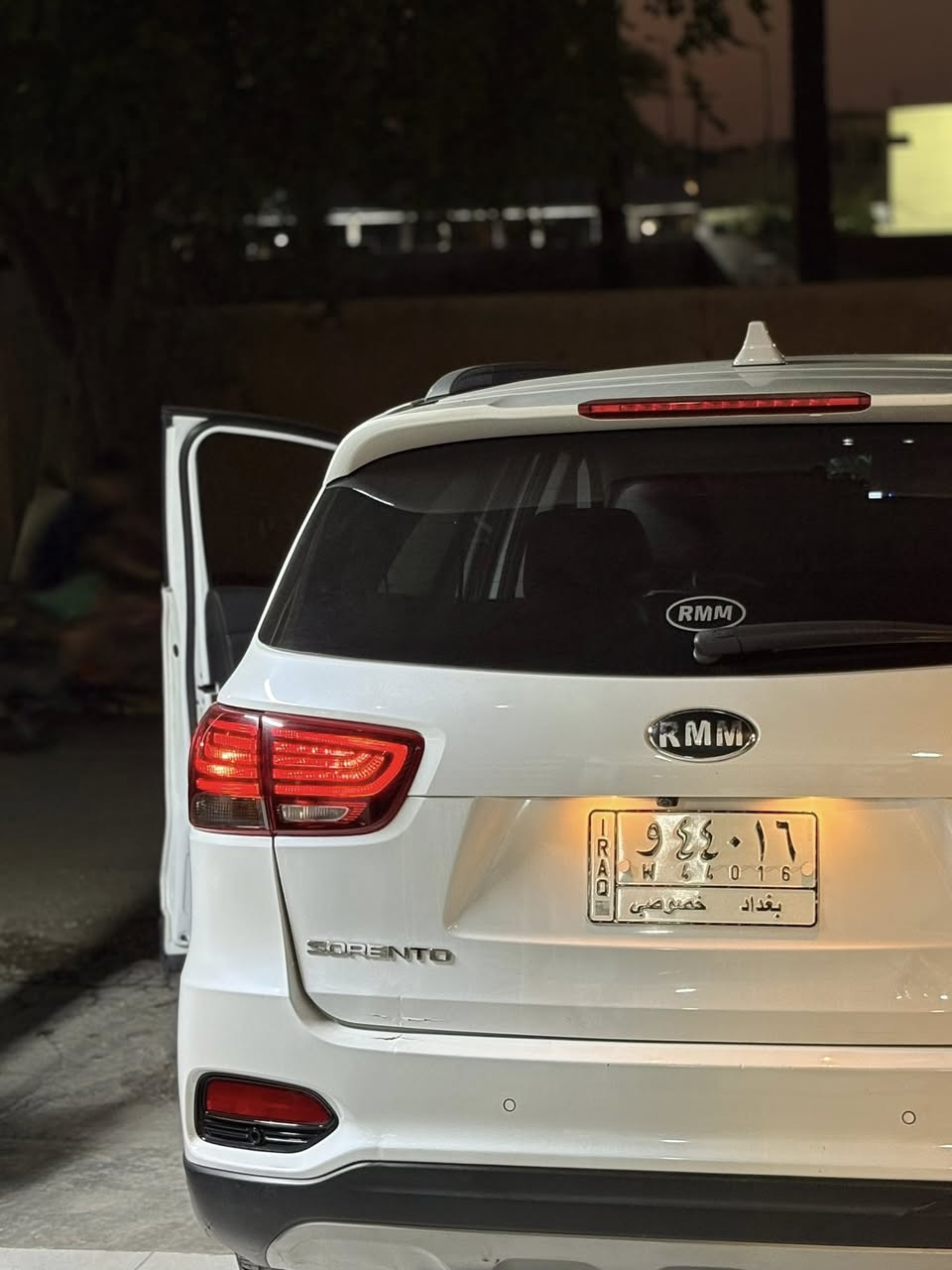 سلام عليكم
النوع الصنع:كيا سورنتو 

الموديل :2020

الحادث :ثلاث قطع

اللون :ابيضّ صدفي  

المواصفات :

1:بصمه

2:شاشه جبيره 

3:كشنات جلد 

4:سبع مقاعد 

5:تدفئه جميع الكشنات 

6:بنرامه 

7:خمس كامرات 

8:سياقه الليه 

9:تحديد مسار 

10:شاشه جبيره 

11:فور ويل

12:خمس انظمه قياده 

13:تدفئه ستيرن

14:شحن واير ليس

15:صندوق كهرباء 

16:بصمه أبواب إماميه 

17:حساسات إماميه 

18:حساسات خلفيه 

19:ثلاث قطع تبريد 

20:أشاير بالمري 

21:يدات نيكل 

22:لد امامي وخلفي 

23:تحكم ستيرن 

24:كير 8نمر 

25:مري شفط 

26:سايد بريك بصمه

27:كشنات كهرباء 

28:كشنات خزن ميموري 

29:توقف الي والسير الي

30:نقطه عمياء

31:اوتو هولد 

32:رادار امامي 

33:رادار خلفي 

الموقع :بغداد اليرموك 

للاستفسار اكثر :اتصل.   ***********
