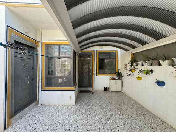 سلام علیکم فروشتنی خیــــــــــــــرا

نرخی 335 گەڵاو معاملە نرخی خوار هەمو بازار
#خانوو  ناياب و فول مواصفات بۆ فرۆشتن 💒⛪
ناونیشان 📍 كه لار-قه زاي ڕزگاری سموود 🌆🏤

🔷گەڕەکی ژالة(زةماوةنگةيةكان) كؤلانة صةبةكان 🛣️
🔷نزيك مزگةوت و قوتابخانة
🔷ڕووبەری 6.5 بە 20=130 مەترە 📏📐
🔷تاپؤى يةك ناوة✅ 
🔷كامل كاشيية
🔷دكتى تيداية 
🔷دةرگاى توركى ئةصلية🚪
🔷رووى لة خؤرى ئيوارةية🌅☀️
🔷ديوارى كامل كاشيية
🔷شوێنێکی زۆر خۆش و دڵگیری هەیە🌄🎆

🔴ژوورەکانی ئەم خانووە پێکهاتووە لە ⬇️
🔶میوان 🚪
🔶مطبخ 🥄🫖
🔶مساعد مطبخ 🍴🔪
🔶هۆڵێک 🖼️
🔶دوو ژوورى نوستن 🛏️🛋️
🔶ڕۆشنایی 
🔶مشتەمەلات 🚿🛁

بؤه زانيني نرخي ئه م خانوانه خاليك له كوميند دانه

بؤ زانيارى زياتر پةيوندى بكةن بة يةكيك لةم ژمارانةى خوارةوة👇
📞☎️
***********
 

ناونیشانی نوسینگە خؤرنةوةزان ◀️ بەرمبەر مزگەوتی  ئاسودة  

ئێوەی بەڕێزیش هەر موڵکێکتان هەبوو بۆ فرۆشتن یان ویستان بیکڕن دەتوانن ڕەسم و زانیارییەکانتان بنێرن بۆ ژمارە ڤایبەری 📳✅***********
