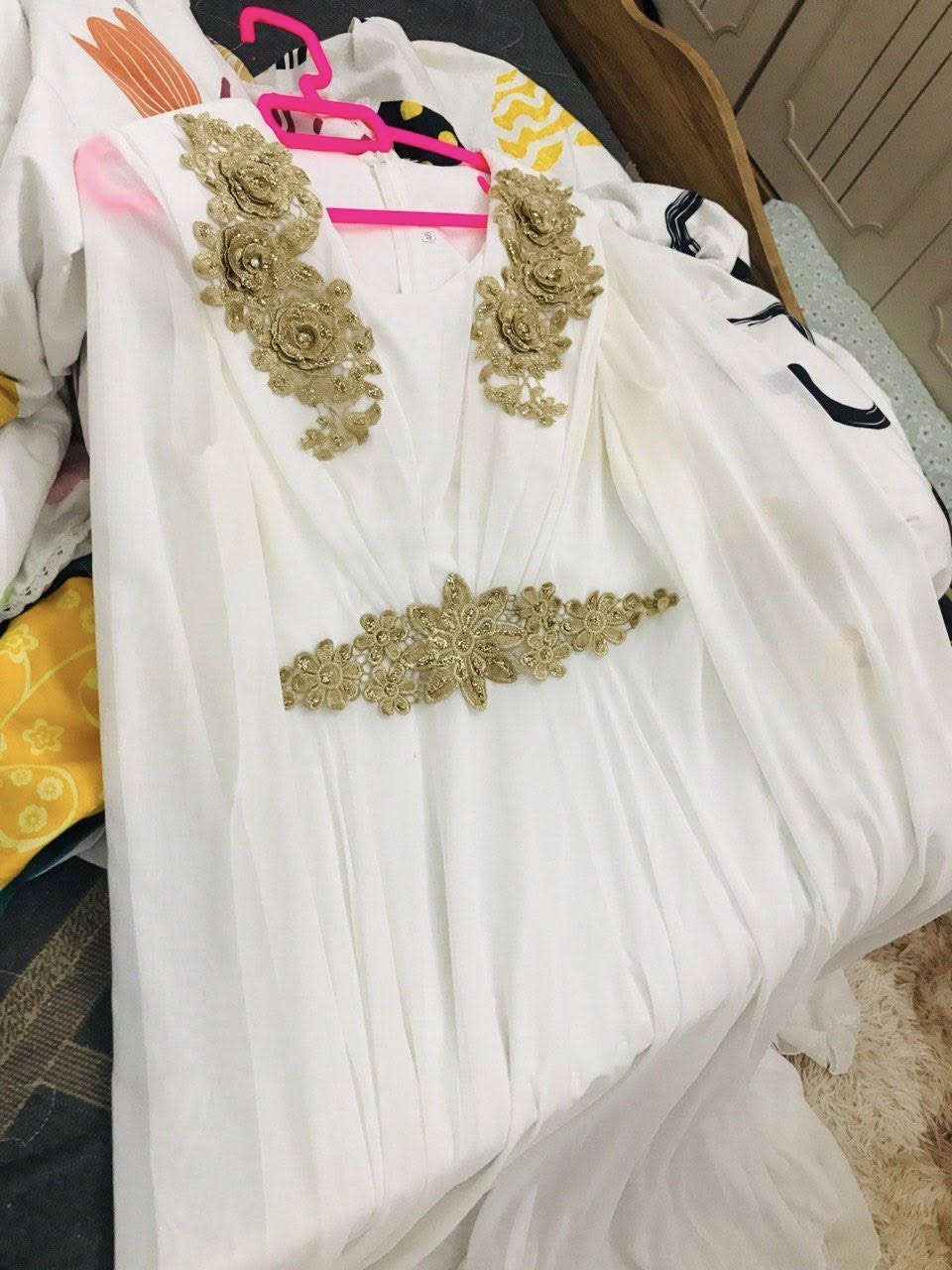 فستان مهر ملبوس ١٠دقائق ماخذته ب ٨٠
اريده ب٦٠
شال مهر تكدرون تطبعون الاسماء عليه غير مستخدم ١٠

ايلك بدله غير مستخدم ١٠ 
توصيل موجود


**إذا كنت صاحب هذا الإعلان وتريد حذفه لأي سبب، رجاءا أرسل رسالة إلى الدعم الفني**