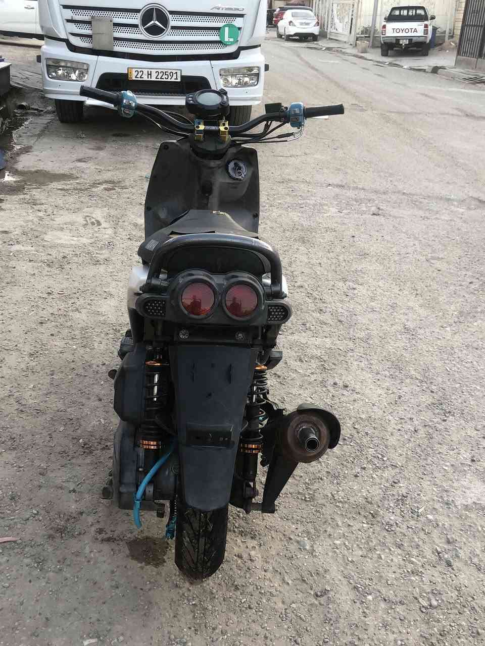 سلام عليكم سكنس جبلي الدراجه ختم واحد وي المكينه صار شهرين نازله من الرمبه عليها تزويد خارجي من صالنصه اصليه والجناي يعرف ودبلات رياضي  وذيل رياضي وكلجات رياضي العنوان بغداد المشتل السعر مليون و٥٠ وبيها مجال رقم الهاتف *********** واتساب فقط
