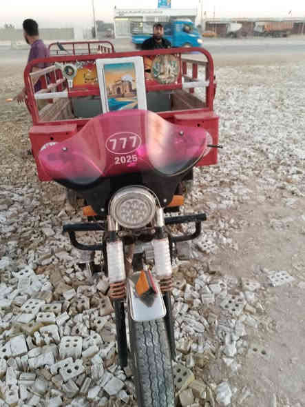 سلام عليكم ستوته دايوان مديل 15اوراق كاملة كهربائيات شغالة عوزه بس باتري تايرات نضيفه ستوته خير من الله 750بغداد
***********
