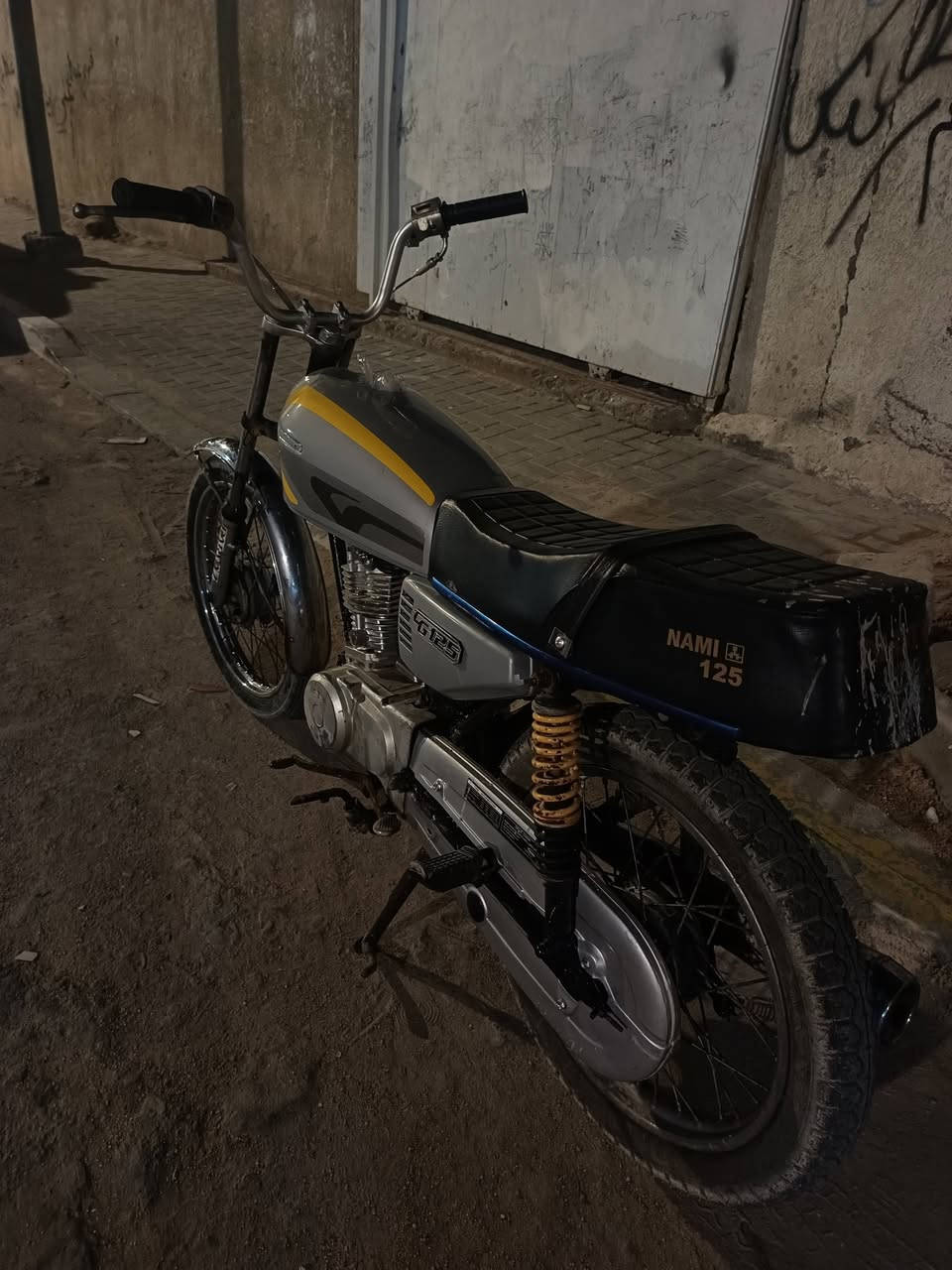 نامه أدوات مال حجز  ومعمره مانقصه ايشي مكينه حلوه وناعمة مكاني بصره الحيانيه دور الشرطه السعر 400 وبيه مجال قليل جدا رقم تليفوني ***********
