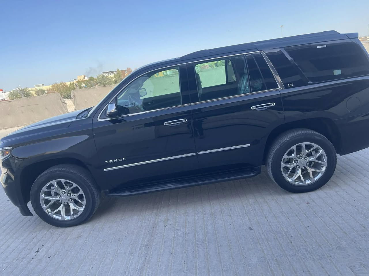 السلام عليكم للبيع تاهو مديل ٢٠١٥ خليجي بيها بنيد مجلتن و بيها ثلاث قطع مرخايات فقط السياره موصفات ls داخل مشمشي رقم بغداد انكليزي بأسمي  لد امامي لد خلفي تخم تاير كير مكينه حداديه تبريد كلشي جديد السياره احله من الصوره جديده كلش السعر ٢٧٠  و بيها مجال مكاني نجف اكثر التصال على الرقم ***********
