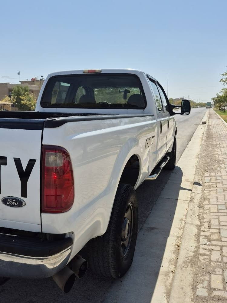 السلام عليكم  
بيع او مراوس 
FORD F-350 2007 
فورد اف ٣٥٠ ٢٠٠٧ كاز كير ومكينة جديد قبل شهرين  شاهدها 
تبريد شغال رقم  أربيل بأسمي شرط التحويل  (اصولي)  
راديها بـ 86  مجالها بسيط جداً مكانها بغداد المنصور 

ما متواجد على الفيسبوك للاستفسار  
*********** بغداد, العراق
