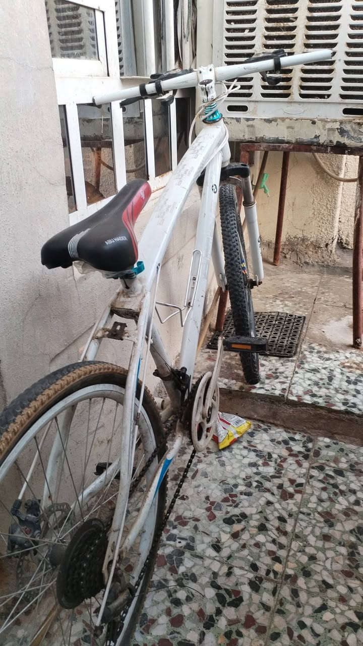 السلام عليكم 
دراجات هوائية العدد 2 للبيع 
مثل ماموضح بالصوره 
السعر 2 //125000الف
الشباب يتصل 
***********
