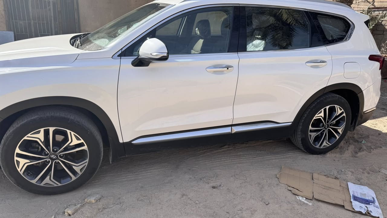 السلام عليكم 
سنتافي ٢٠١٩ خليجي 
٤ سلندر
محرك كير تبريد كله كلين 
ماشية ١٥٠ الف 
سنويه منتهية باسم شركه
لون الكشنات مخمل
تحكمات بالستيرن
صندوق كهرباء
مري شفط
لايتات زينون 
للاستفسار : ***********
عنواني بصره
(مكلف بالنشر)
