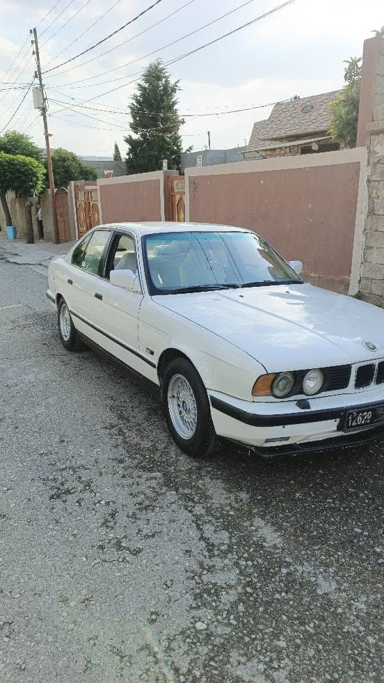 Bmw 520
گێڕ ئۆتۆماتیک
شەغالە
مۆدێلی 1993
ئاڕمی پلاسیکی سلێمانی
دەعمو لێدراوی نیە
سعر 36 گەڵا
شوێن سلێمانی
ژمارەی مۆبایل ***********
*********** السليمانية, العراق
