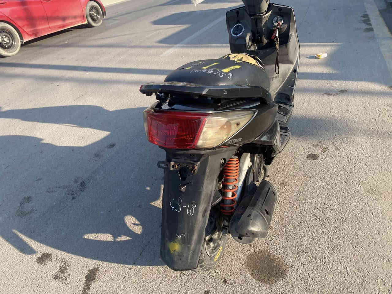 للبيع …دراجه سكنس فحل صارلها 3 اشهر تقريباً نزلتها رمبه كامله جاهزه اي نقص مابيها دراجه بلاديه فولل مكفوله كفاله عامه دهن جديد بانزين بس محسن الدراجه ماشيه 19 الف اوراقها اصوليه موجوده الشراي فقط السعر قيم واخذ اني منزلها ب 1.100.000 
للاتصال ***********
