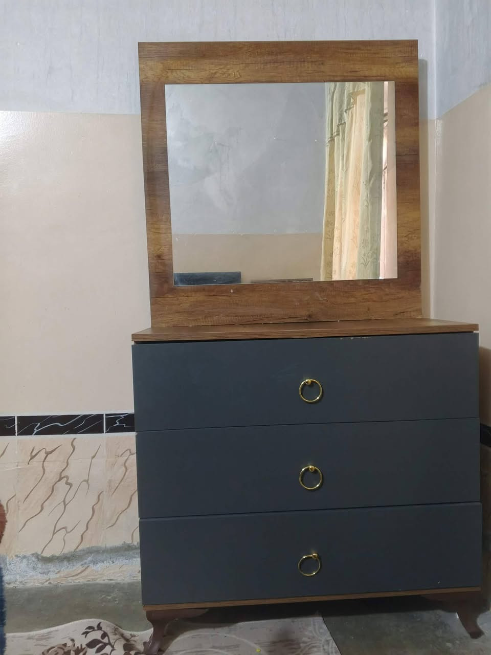 غراد البيت للبيع الي يحب يشتري يتوصل ع رقم يدلل ***********
