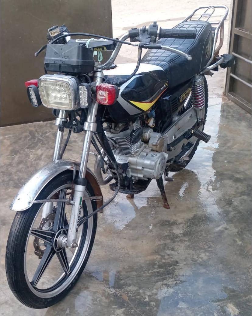 السلام عليكم
سيفان موديل 2021 
كهربائيات شغاله كله شرط 
المكان بيجي شارع المصرف 
الاستفسار ***********
