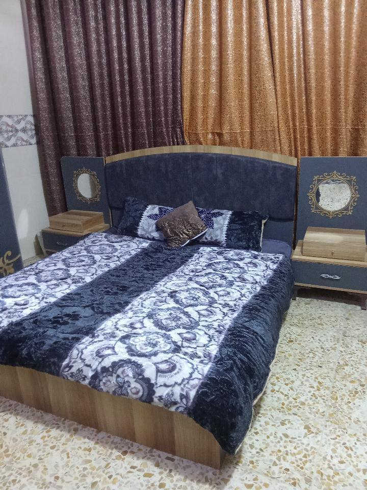 غرفه اخشاب ام النفرين نضيفه عنواني الشبانات السعر 350 وبيها مجال مستعجل ع بيعتها كلش. رقمي***********
