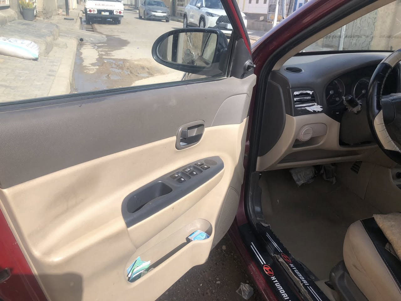 مرحبا 

اكسنت ٢٠٠٩ مكينه ١٤٠٠ بأسمي رقم انكليزي سياره معروفه ما احجي بتفاصيل ببلاديه اي تحوير مابيها 

طخات خفيفه شخوط وتجي شوف بعينك مكاني بغداد اليوسفيه 

***********6
