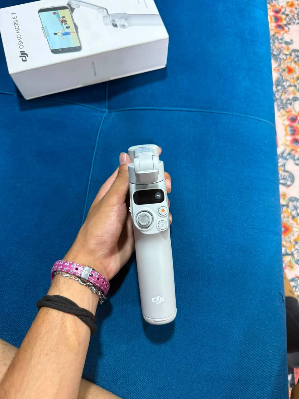 السلام عليكم
dji osmo mobile 7 
جديد بعده بضمانه استخدام على كد ساعه 
ضمانه سنه كامله 
السعر قيم واخذ
مكان بغداد شارع حيفا
*********** موجود واتساب بس وموجود هنا خاص
