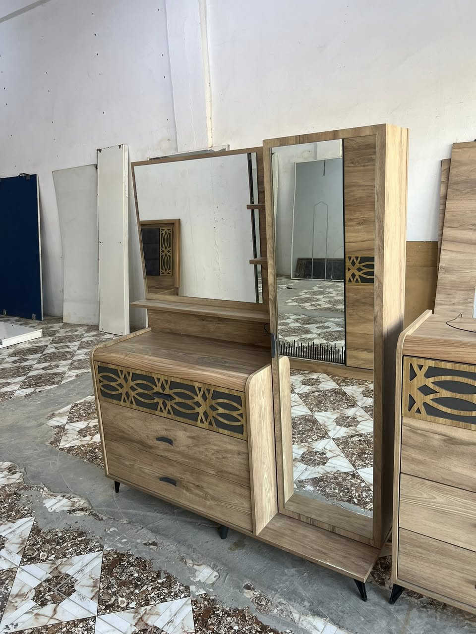 غرفه تركيه للبيع المكان سوك  المفرك وتساب ***********
