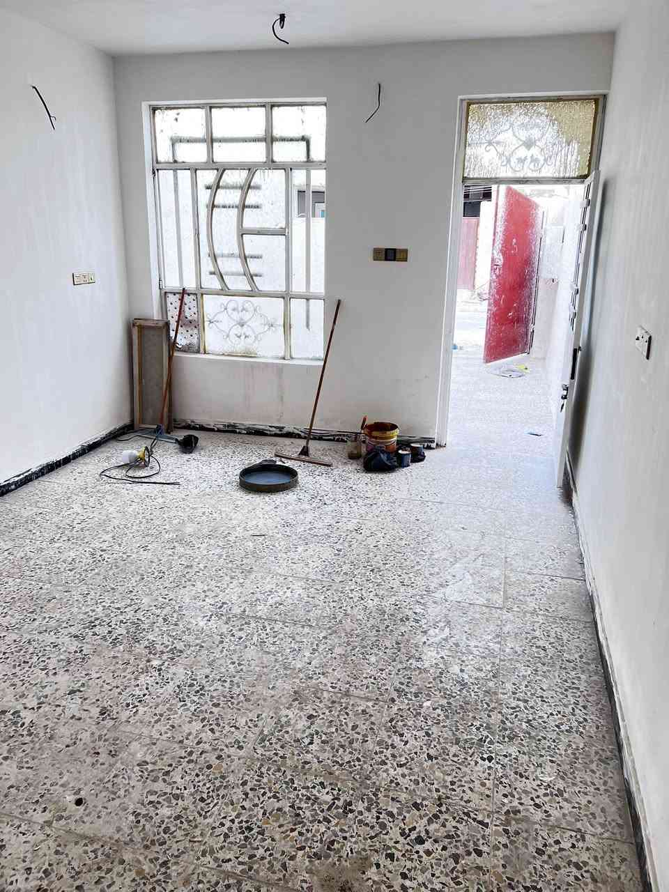 بيت للبيع المساحه ٨٠ متر ترميم جديد البيت قبل جان نضيف يعني مو تعبان بس اني رممته الان نويت أبيع المنطقه كلها تبليط خير من الله البيت ابمسقط خلف عمارة المصري بم المدرسه الجديده 
*********** موجود واتساب
