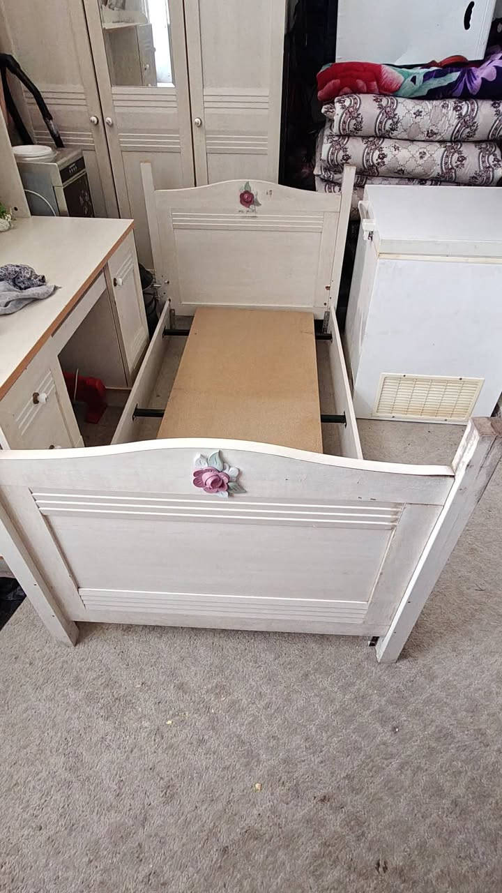 اغراض للبيع العنوان زركته تازه الاستفسار *********** بي واتساب أو مراسله الصفحه
