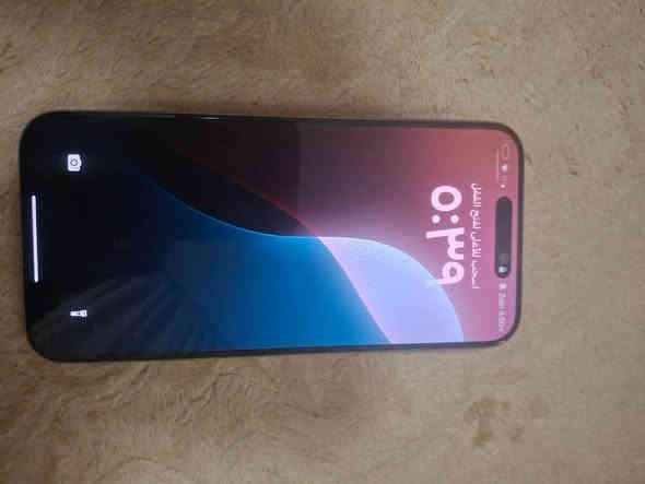 ايفون 15 برو ماكس
ذاكرة 256
بطارية 87 
جهاز نضيف وما مفتوح ابد 
بي فقط الكاميرا الخلفية بيها فطر 
مكاني بغداد العامرية 
*********** 
سعره 850 وبي مجال ماكو بهيج سعر
