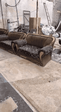 السلام وعليكم لبيع تخم 14مقعد نضيف كلش اي ضرار مابيهن مكاني حي اور سبع قصور شارع ابو  علي يم جامع لحمزة موجود خاص وتساب ***********
