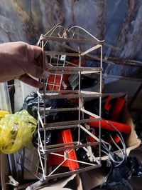 رفوف • ملابس وإكسسوارات