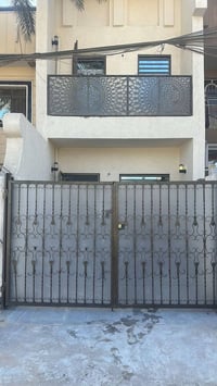 مشتمل سكن للبيع المساحة:85م واجهة: 4،25م نزال:20م  بناء الفينات محدث ب...