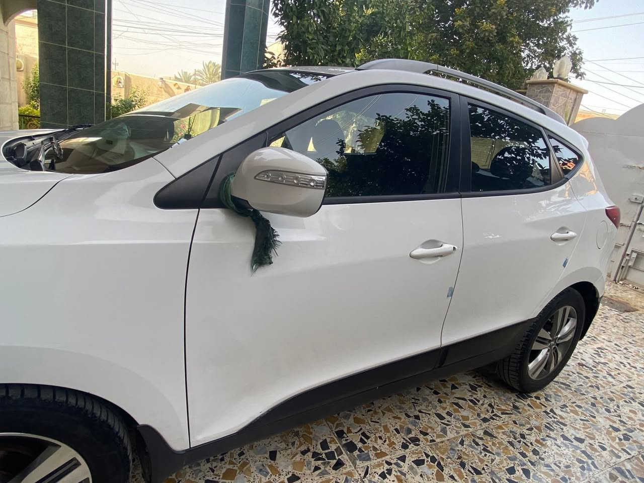 السلام عليكم
توسان ٢٠١٥ خليجي للبيع  السعر ١٤٥
ماشيه ١٣٣ كيلو
ابيض بغداد
محرك مفتوح
قبق جنطه نص مصبوغ فقط
السياره نضيفه وحلوه
صلاح الدين بلد
***********
