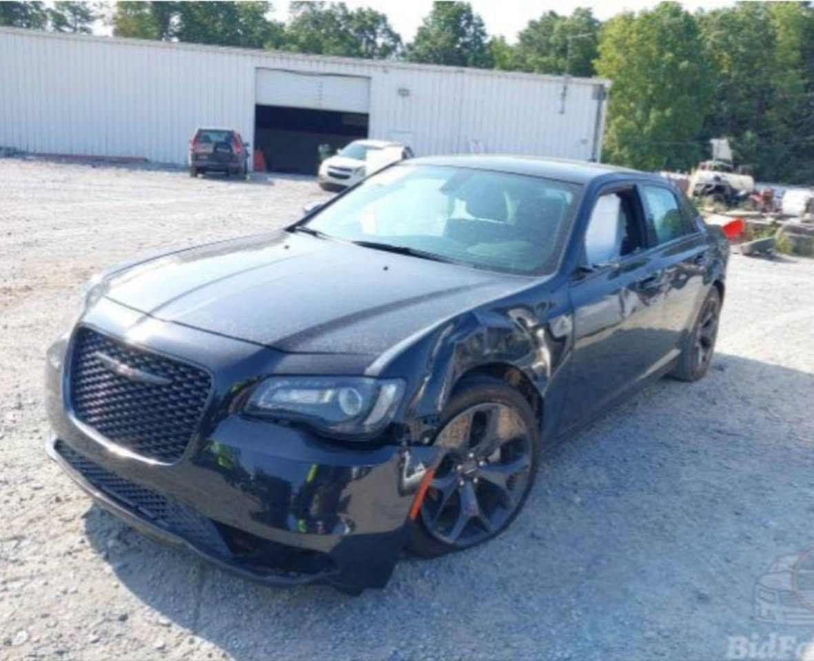 السلام عليكم..
كرايسلر S300
موديل ٢٠٢٢
موصفات فول 1/1 
كشنات جلد
كشنات هيتر تسخين
كشنات كهرباء
محرك 3600  / 6سلندر
رقم اربيل
كلشي جديد بيها واستخدام شخصي قليل كلش
معروفه Sباقي المواصفات
الضرر مثل ما موضح وبسيط كلش 
السعر 270 وبيها مجال
تحويل مباشر
***********
