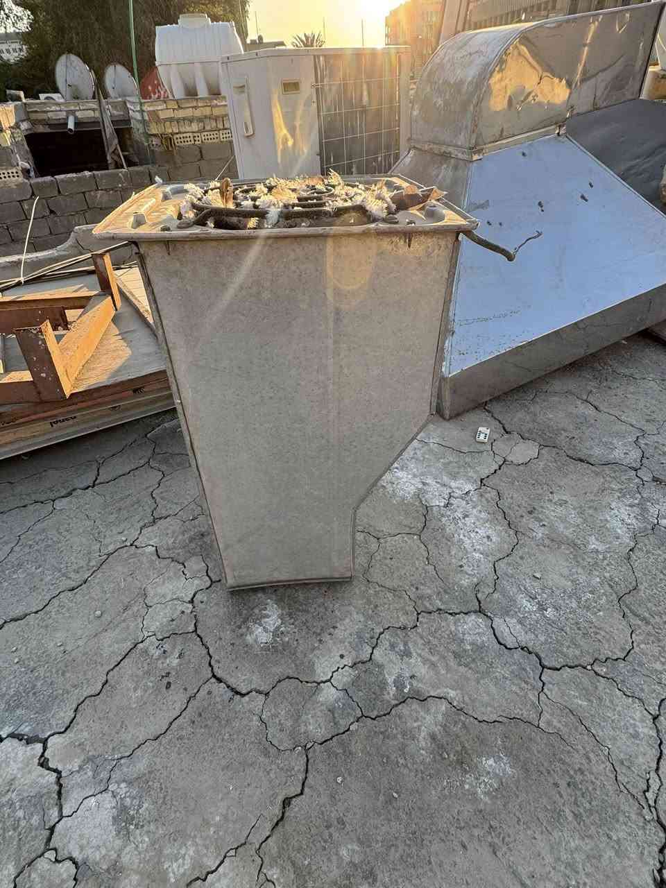 السلام عليكم بوجه للبيع القياس متر مربع  بغداد الكفاح***********
