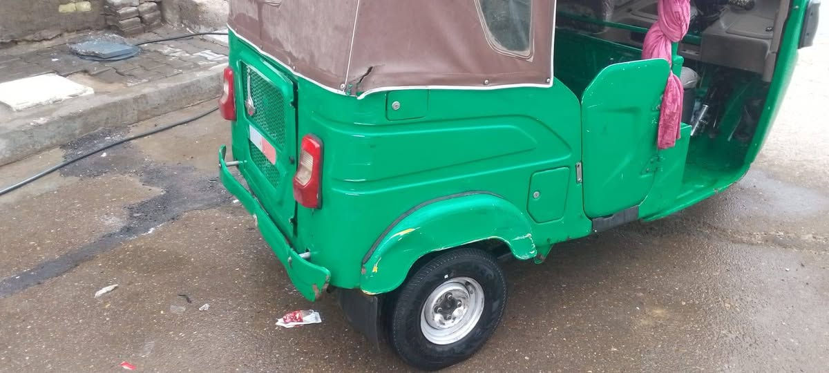 سلام عليكم شباب تكتك للبيع واحد وعشرين تكتك خير من الله بدل بيه بوشه بستم تكتك خير من الله ذني ضرباته بكاني بقداد العماري المعامل ***********
