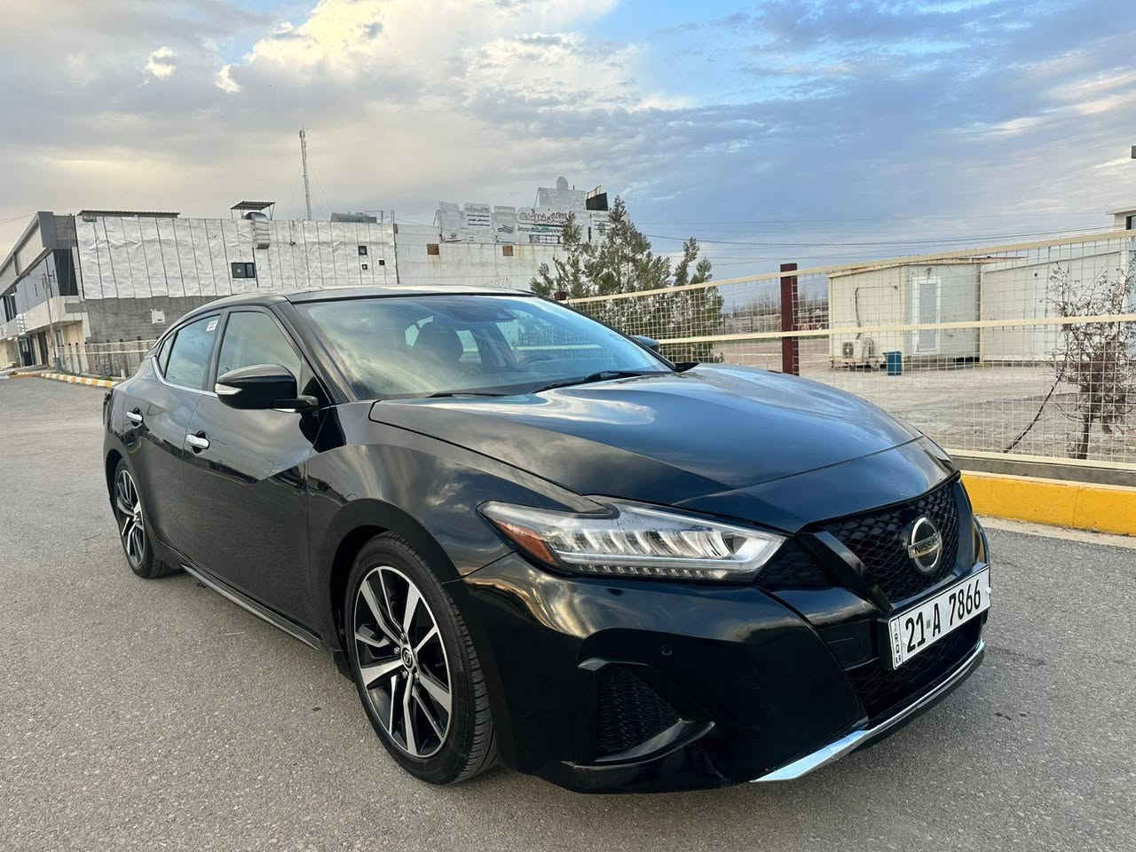 .......{بِسْمِ اللَّهِ الرَّحْمَنِ الرَّحِيمِ}.......
کوردی _ عربي

 [[ بەناوی خودای گەورە ماشاء اللّە لەماڵی هەمو لایەک ]]

نیسان ماگزیما مۆدێل 2021 مواسەفات SL فوول فوول مواسەفات جیاواز لە SLەکانی تر 

سەیارەکە هەر چوار کوشنەکە گەرم 
شەخالە 
جامەکان لە ڕێی بەسمەی سویچەکەوە دەکرێنەوە  و دادەخرێن 
سوکان هیتەر 
کوشن خەزن 
ئاوێنەی ناوەڕاست دژە فوولە
تراکشن کۆنترۆڵ 
مکینە 6 پستۆنی 3.5 L
شاشە کارپێکەری Apple و Android
تەحەکوماتی سەر سوکان کامل 
دوگمەی سپۆڕت 
360 ڕادار 
پێش و پشت کەپس
تەبرید مەرکەزی
برێک بەسمە 
کامێرایی دواوە 
لایتی لید و حەدەسە و ئەوتۆیە 
پانۆڕامایەکی بێ کێشە 
                     AUX , Bluetooth , wifi , USB , MAP
کوشن جیلدی ڕەش تێکنەچوە دەقی شەریکە ماوەتەوە

و چەندین مواسەفاتی تر .........

**هیچ گڵۆپێکی کارەبایی و خەلەرێکی نیە 
گێڕ و مەکینە بەشەرتی هەمو فەحسێک 
تەبرید بەهەمان شێوە بێ کێشەیە 

**بە نسبەت لێدراوی سەیارەکە لای تایەی سەکنی لێدراوە چاملغی سەکن گۆڕاوە بۆ بیلادی لەگەڵ نیوەی بۆنیت سبوغ هەموویم لە وێنەکان لەگەڵ سۆنەرەکە دیاریکردوە فەحسی CARFIX یشی هەیە .

وە سێ پارچەی لای سایەق:-  1_ دەرگای سایەق و 2_پشتی سایەق و 3_ چەمەلغی دواوەی سایەق سبوغ ئەمریکا واتا دەعم نیە تەنیا لەبەر شوخت و شت کراوە بە سبوغ هەر وەک لە وێنەی سۆنەرەکە و وێنەکان جوان دیاریم کردوە 

چەن شوخت و شتێکیشی هەیە ئەوانەیشم دیاری کردوە 
لایت برێکێکی دوای نازانم بۆچی کار ناکا و تەواو

**ئێرباگ دوو شانی لای سەکن سیستەمکراوە بەشەرتی تەقین شانی لای سایەق تێی نەکراوەتەوە وە ئێرباگی سوکانیش Timer کراوە بێ کێشەیە 

# سەیارەکە زۆر کەم ڕۆشتوە و هیلاک نیە تەنیا 26000mile یان 43000KM چوە حەقیقی هەر لۆکە بۆ مۆدێلی خۆی.

ئەم سەیارەیە بەتەواوەتی بە خزمەتە 

 # بەنزینی محسن و سۆپەری تێکراوە 

# ڕۆنی مەکینە لە جۆری براندی Motul ە 

# ڕۆنی گێڕ یەشتا شەریکەیە 

#پاتری شەریکە 

# هەر چوارتایەی یەشتا شەریکەیە نەگۆڕاوە 

# سپێری دەسکاری نەکراوە 

# بەرپێیەکانی بیلاد تێداماوە دانەنراوە لە وێنەکە دیارە

# سەنەوی تا 2028ە بە ناوی خۆمە هەر کات ویستت بەناوت دەکەم 

# غرامە و شتیشی نیە 

# سیستەمی توندوتۆڵیەکی تا مانگی چواری ئەمساڵە 

هەمو گیانی بەشەرتە سعریشی داوای 168$ وەرەقە و مەجالێکی تێدایە ، نرخی تەنها ڕەقەمەکەی سەروو 400$ بۆ شەخسیات و جوانی سەیارەکە ئەویشی لەگەڵە .

ئەمە سەیارەی مەعرەز و دەساودەس نیە هی خۆمە بەدەسی خۆمەوە بوە .

زۆر بەکەمی بەکارمهێناوە بەردەوام لە ژێر ئەو چادرە ڕاگیراوە لەماڵ

**هەوڵم داوە هیچ شتێک نەمابێتەوە باسم نەکردبێ ئیتر کەم و کورتیش نابێ ان شاء اللّە ، وەرە سەیری سەیارەکە بکە گەر کێشەیەک هەبو باسم نەکردبێ و شتێکی هەڵە دەرچو لە فەحسی (گێڕ ، مەکینە ، سبوغ ، کارەبایی ) بڕی ئەوە پارەت بۆ دەگەڕێنمەوە یاخود ڕادەستی براتی بکەوە و مەیبە ، سەیارەکە تەنها سایەقێکی دەوێ تەواو مەزبوتە.

شوێن / چەمچەماڵ 

+وەتس ئەپ+ ژمارەی موبایل / ***********

ڕەقەم شانسی :- 1N4AA6DV3MC501419

هەر شتێکیش ناڕونە لەچات خزمەتی برای خۆم دەکەم و بۆ مامەڵەیش نامە بنێرن.

.......{بِسْمِ اللَّهِ الرَّحْمَنِ الرَّحِيمِ}.......
کوردی _ عربي
[[ باسم الله العظيم ما شاء الله في بيت الجميع ]]
نیسان ماکزیما موديل 2021 مواصفات SL فول فول مواصفات تختلف عن الـ SL الأخرى.
السيارة تدفئة في الكراسي الأربعة.
تشغيل عن بعد (شخالة).
النوافذ تفتح وتغلق عن طريق بصمة السويچ.
هيتر ستيرن.
خزن كراسي.
المرآة الوسطية ضد الفول (تعتيم).
تراكشن كونترول.
محرك 6 بسطون 3.5 L.
شاشة تدعم Apple و Android.
تحكمات ستيرن كاملة.
زر Sport.
رادار 360.
قفل أمامي وخلفي (كبس).
بريك بصمة.
كاميرا خلفية.
لايتات LED وعدسة وأوتو.
بانوراما بدون أي مشاكل.
AUX , Bluetooth , wifi , USB , MAP.
كراسي جلد أسود لم تتضرر وبحالة الشركة.
والعديد من المواصفات الأخرى .........
** لا يوجد أي ضوء تحذيري كهربائي أو خلل.
الكير والمحرك بشرط الفحص الكامل.
التبريد كذلك بدون أي مشاكل.
** بالنسبة لضربة السيارة، الضربة كانت بجانب إطار السكن (المعاون)، الچاملغ المعاون مستبدل بقطعة أصلية (بيلاد) مع نصف البونيد صبغ، وضحت كل ذلك في الصور مع السونار، ولديها فحص CARFIX أيضاً.
وثلاث قطع بجانب السائق:- 1_ باب السائق و 2_ خلف السائق و 3_ الچاملغ الخلفي جهة السائق صبغ أمريكا، أي أنها ليست حادث وإنما فقط بسبب "شخوط" وأشياء بسيطة تم صبغها، كما هو موضح تماماً في السونار والصور.
يوجد بعض الشخوط البسيطة أيضاً قمت بتوضيحها.
لايت بريك خلفي واحد لا أعلم لماذا لا يعمل فقط.
** الإيرباك: جانبي السكن (المعاون) معمول لها سيستم بشرط الانفجار، جانب السائق لم يفتح، وإيرباك الستيرن معمول له Timer وبدون مشاكل.
السيارة ماشية قليل جداً وغير متعبة، فقط 26000 ميل أو 43000 كم حقيقي، وهي "لوك" بالنسبة لموديلها.
هذه السيارة مخدومة تماماً.
تم استخدام بنزين محسن وسوبر فقط.
زيت المحرك من براند Motul.
زيت الكير ما زال زيت الشركة.
البطارية أصلية (شركة).
الإطارات الأربعة ما زالت أصلية (شركة) لم تستبدل.
السبير لم يلمس.
فرشات الأرضية الأصلية ما زالت موجودة ولم تستخدم وموضحة بالصور.
السنوية لغاية 2028 باسمي، في أي وقت تريد أحولها باسمك.
لا توجد غرامات أو أي متعلقات.
نظام المتانة (الهزة) لغاية شهر نيسان من هذا العام.
كل السيارة بشرط، والسعر المطلوب 168$ ورقة ومجال بسيط، سعر الرقم وحده أكثر من 400$ لأجل الشخصيات وجمالية السيارة وهو مشمول معها.
هذه السيارة ليست سيارة معرض أو تداول، هي ملكي الشخصي وتحت يدي.
استخدمتها بشكل قليل جداً ودائماً مركونة تحت المظلة في البيت.
** حاولت أن لا أترك شيئاً دون ذكره، ولن يكون هناك نقص إن شاء الله، تفضل افحص السيارة وإذا ظهرت مشكلة لم أذكرها أو شيء خطأ في فحص (الكير، المحرك، الصبغ، الكهربائيات) سأعيد لك مبلغ الفحص أو سلمها لأخيك ولا تأخذها، السيارة تحتاج فقط لسائق وهي مضبوطة تماماً.
الموقع / جمجمال
+واتس أب+ رقم الموبايل / ***********
رقم الشاصي :- 1N4AA6DV3MC501419
أي شيء غير واضح في الشات أنا بخدمة أخي، وللمعامله أرسل رسالة.
