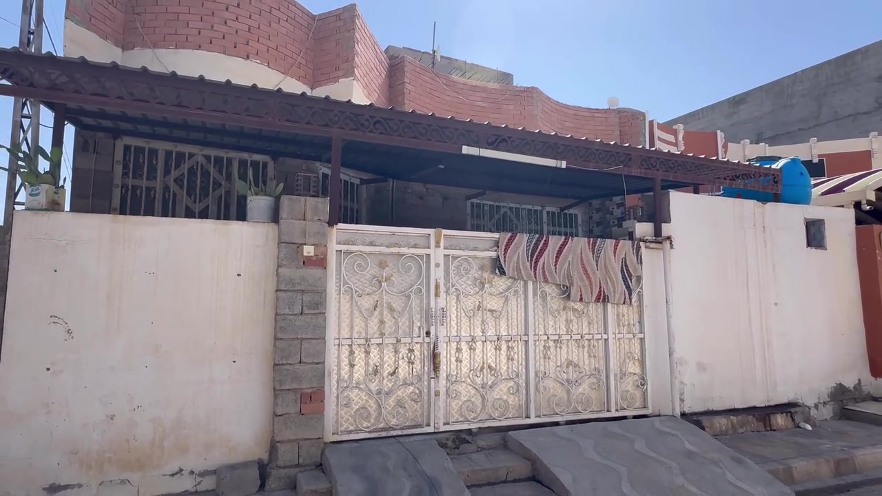 دار ركن طابقين خلف البازيخانة اكسيرات
بناء مرتب وركن موقعة كلش حلو مساحة160م طابو صرف
للبيع وبسعر جيد انشاءالله 

للاستفسار 
مراجعة مكتب سما بلدروز للعقار شارع العلوة خلف مول اكسيرات
***********
