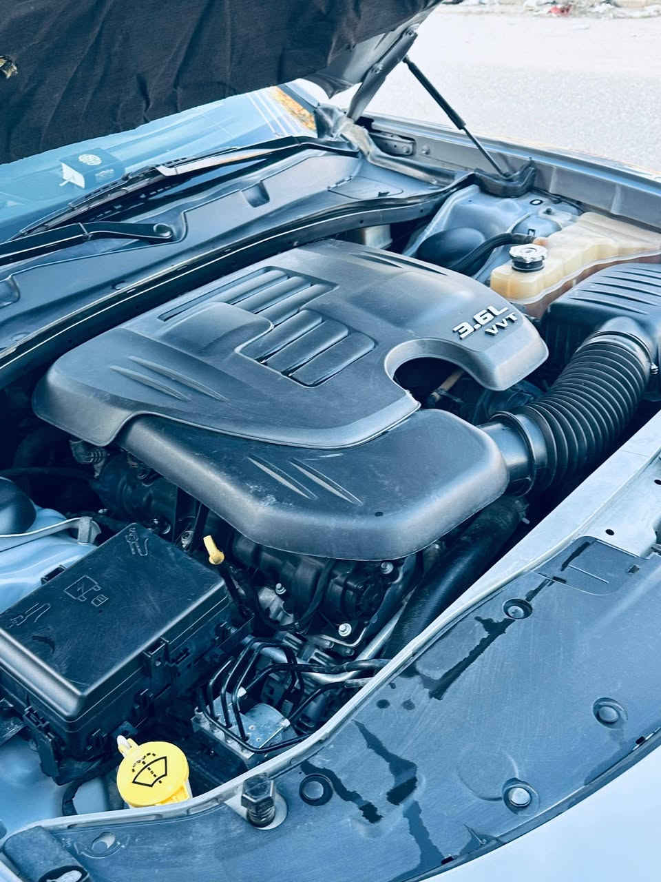 السلام عليكم جارجر للبيع موديل 2020 سموك بغداد بأسمي شخصيا رقم انكليزي هزة جديدة سيارة جيتي أصل ماشية 50 ألف حقيقي كشن حضن شاشة كبيرة شفتات مراية تحتيم الوان مراية هيتر السيارة سبورت  سوبر تراك أصل تخم تاير جديد قبل اسبوع شادة تبريد ثلج  وكالة محرك ستة سلندر 3600 گير اكسل حدادية امامي خلفي جديد سيارة حادثها فقط بنيد اصلي مبدل بأمريكا والباقي مكفول من أي شيء لليدور جديد بيع مستعجل مال جناي 
السعر. 
245 الناصرية مركز رقم الهاتف مع واتساب ***********
