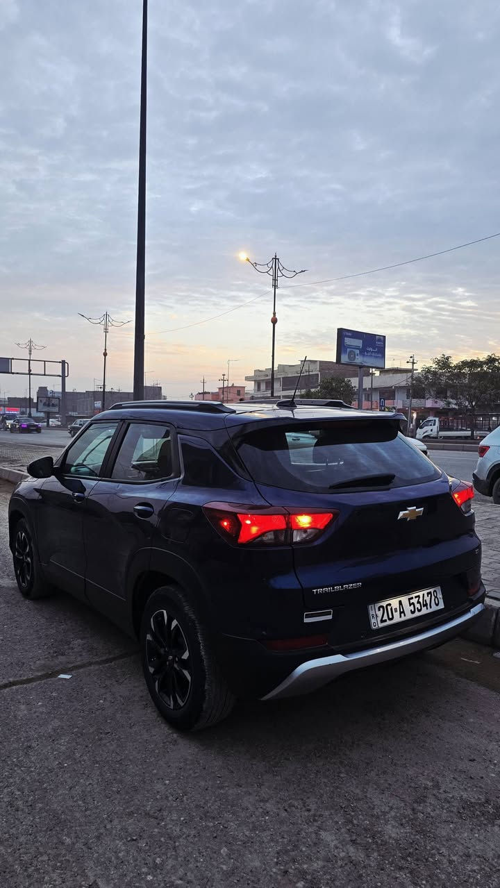 السلام عليكم 
شوفرليت تريل بلايزر 2023 
رقم كامل تحويل ثاني يوم بأسم المشتري 
مواصفات بصمة تشغيل عن بعد تحكمات ستيرن اوكس كار بلي أوتو ستوب سايد بريك بصمه لايتات ليد 
السعر 135 وبيها مجال 
مرقم كامل تحويل ثاني يوم بأسم المشتري 
للتواصل رقمي 
***********
