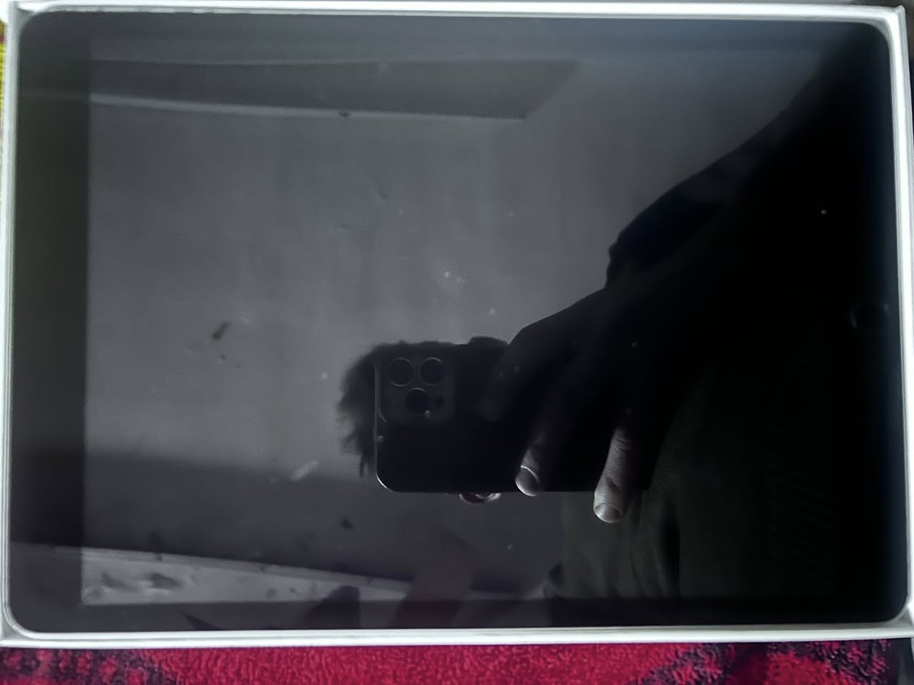 السلام عليكم ايباد 9 ذاكره 64 نضيف كارتونه موجوده السعر 250 مكاني زعفرانيه ***********
